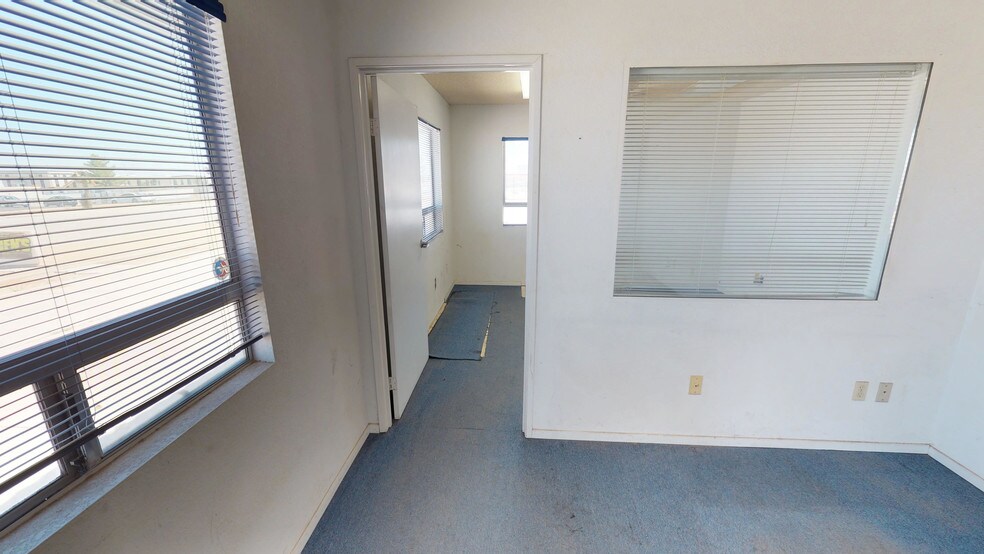 More Photos Of 9253 Cassia Rd, Adelanto Warehouse For Lease