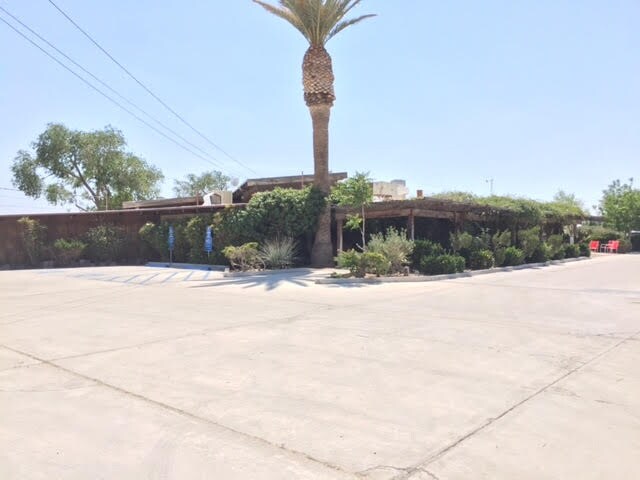 More Photos Of 690 Old Ca-58, Barstow Restaurant For Sale