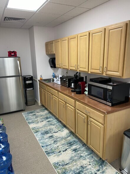 More Photos Of 20 London Ln, Seabrook Industrial For Sale