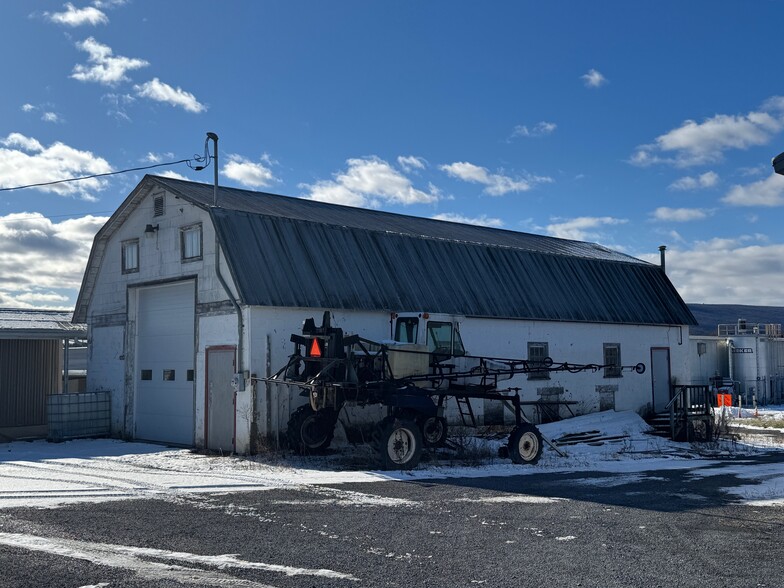 Primary Photo Of 87 Quaker Church Rd, Pennsdale Specialty For Lease