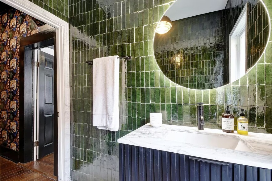 More Photos Of 724 N Cherry St, San Antonio Office For Sale