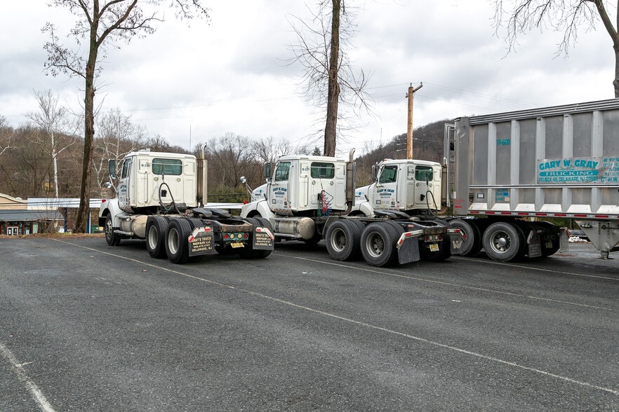 More Photos Of 56 US 46 Hwy, Columbia Distribution For Lease