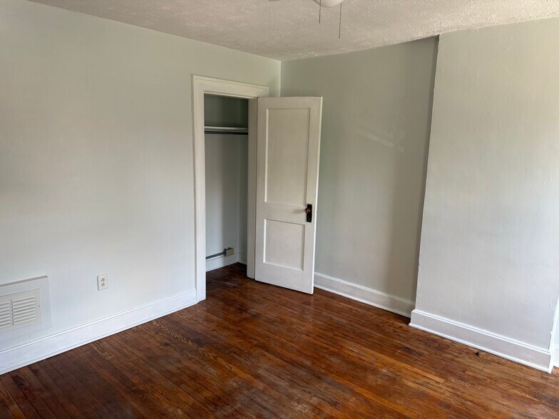 More Photos Of 2054 N 4th St, Columbus Apartments For Sale
