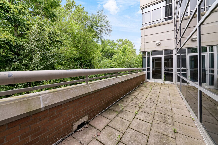 More Photos Of 8740 Orion Pl, Columbus Office For Sale