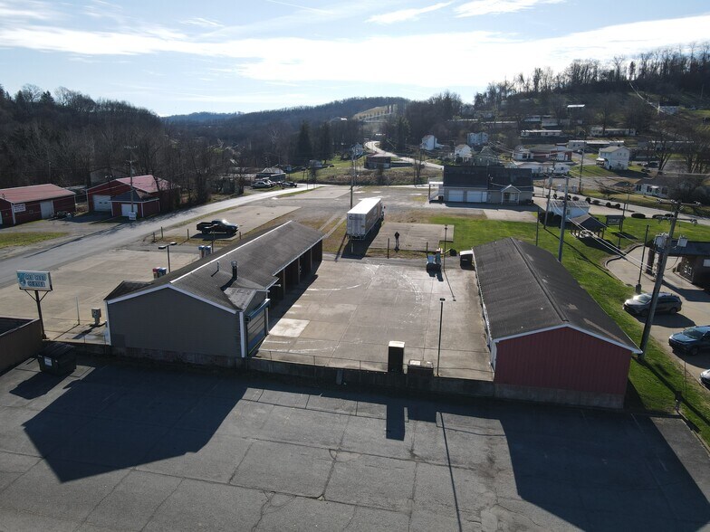 More Photos Of 118 School Dr, Waynesburg Flex For Sale