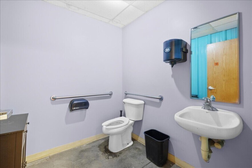 More Photos Of 6830 Commercial Ave, Billings Industrial For Sale