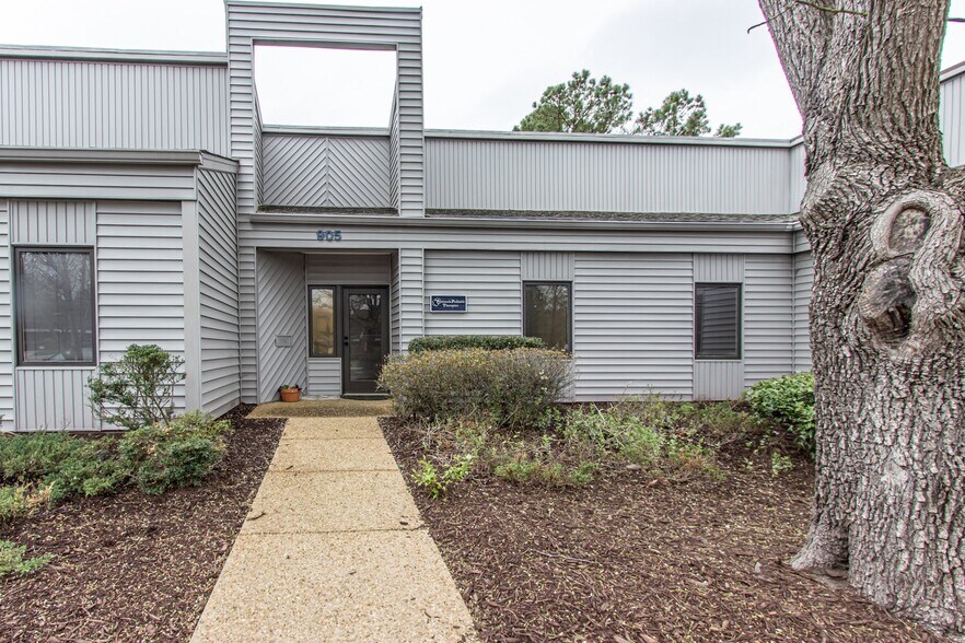 732 Thimble Shoals Blvd Newport News VA 23606 Medical For Sale