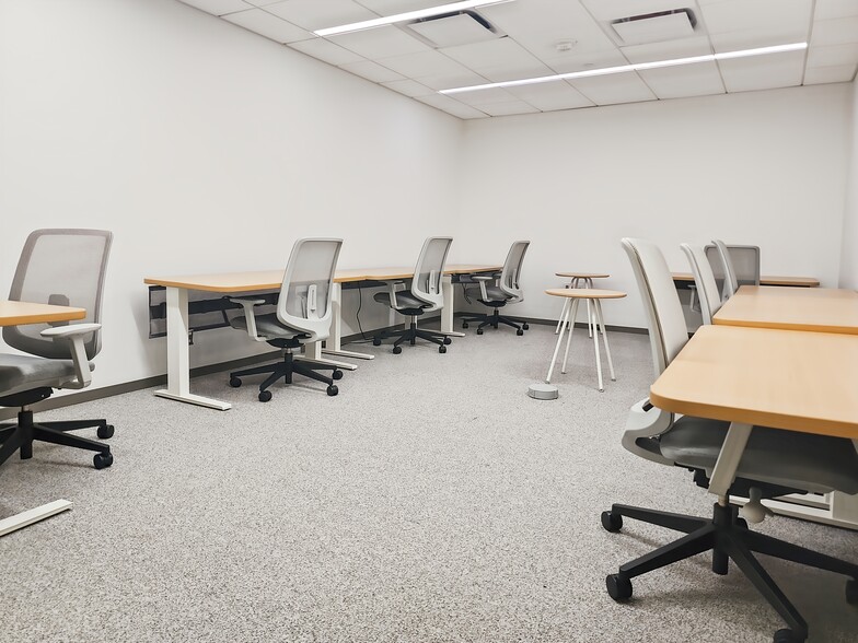 More Photos Of 2451 Crystal Dr, Arlington Coworking Space