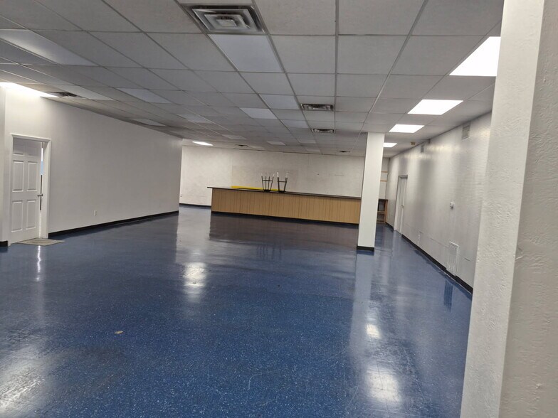 More Photos Of 5209 Davis Blvd, North Richland Hills Light Distribution For Lease