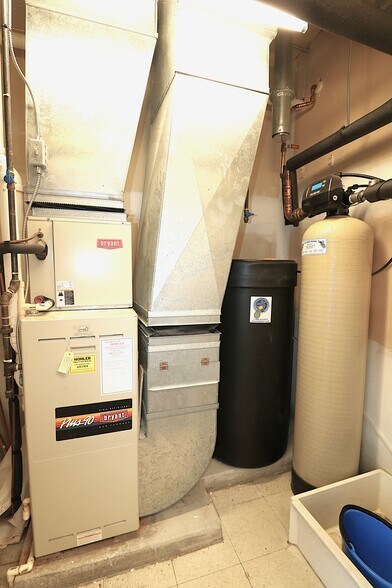 More Photos Of 136 N Ridge St, Monroeville Medical For Sale