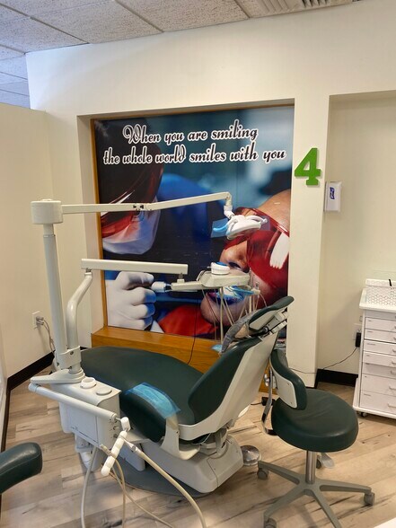 More Photos Of 1732 S Broad St, Philadelphia Medical For Lease