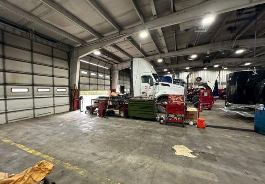 More Photos Of 635 Viox Dr, Erlanger Service For Sale