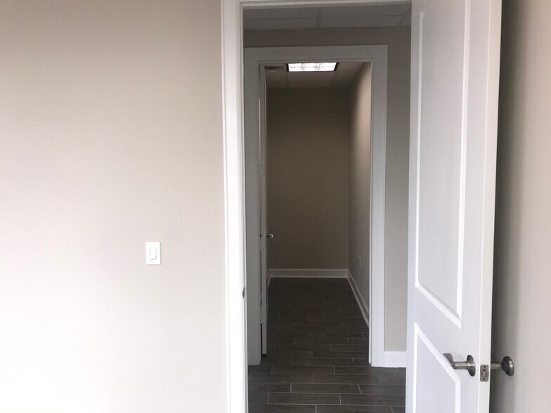 More Photos Of 202 Industrial Blvd, Sugar Land Loft Creative Space For Lease