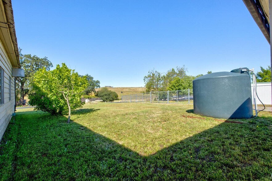 More Photos Of 7672 S Shingle Rd, Shingle Springs General Retail For Sale