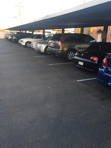 More Photos Of 7011 N 57th Ave, Glendale Office For Lease