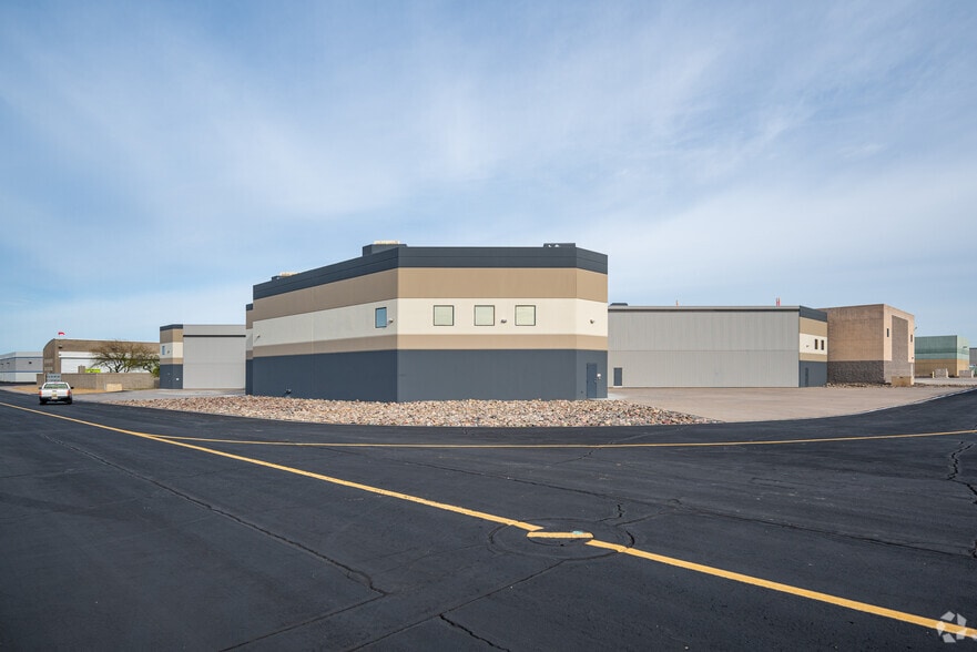 More Photos Of 15827 N 80th St, Scottsdale Airplane Hangar For Sale