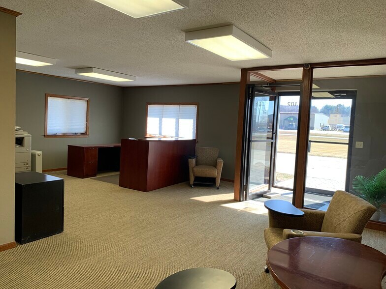 More Photos Of 650 Brakke Dr, Hudson Warehouse For Lease