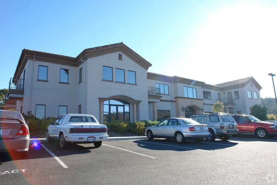 More Photos Of 19 Upper Ragsdale Dr, Monterey Office For Lease