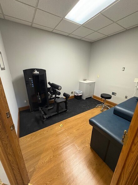 More Photos Of 6490 Main St, Buffalo Office For Sale