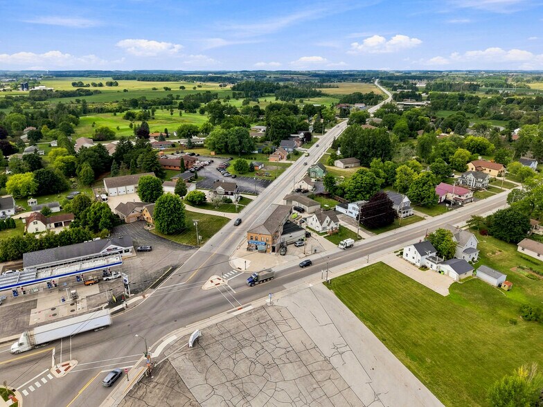 More Photos Of 308 N Wisconsin Dr, Sheboygan Freestanding For Sale