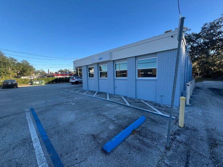 More Photos Of 111 W Robertson St, Brandon Medical For Lease