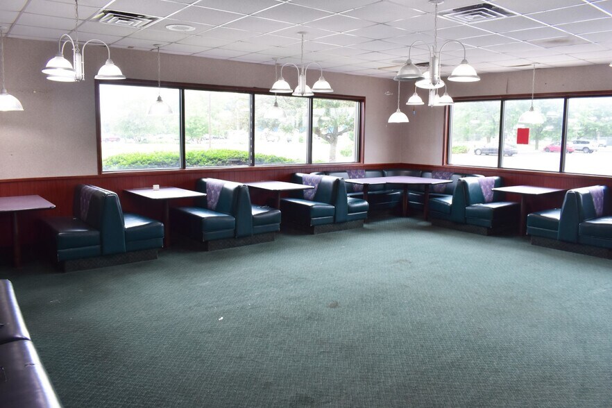 More Photos Of 632 Midland Rd, Janesville Restaurant For Sale