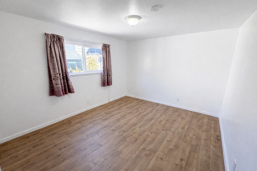 More Photos Of 2015 Hearst Ave, Berkeley Apartments For Sale