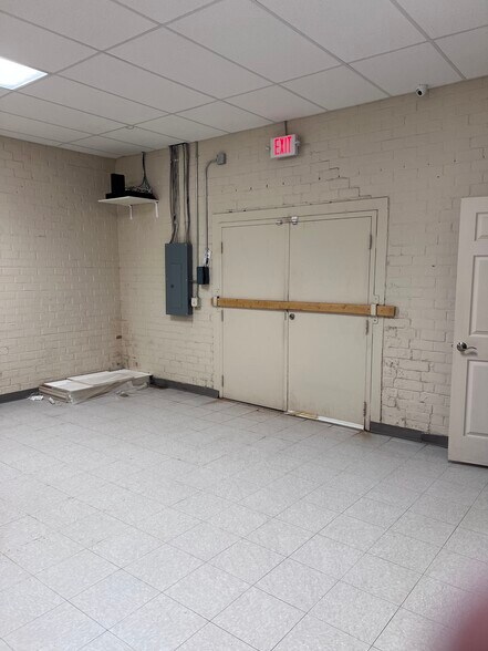 More Photos Of 3128 N 1st St, Abilene General Retail For Lease