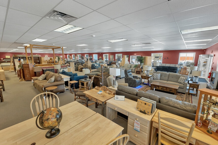 More Photos Of 1210 White Mountain Hwy, Ossipee Freestanding For Sale