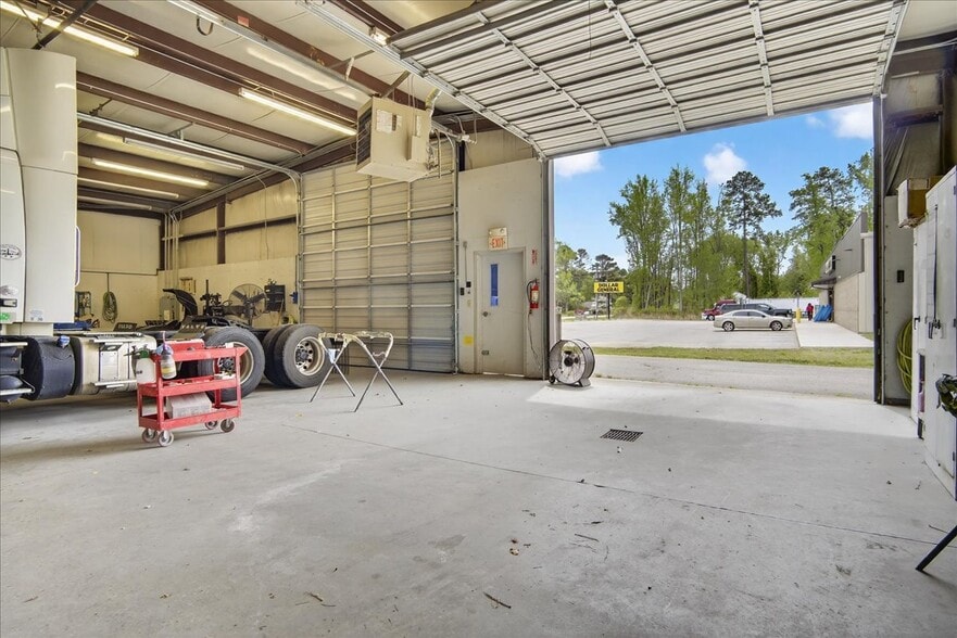 More Photos Of 3688 Raleigh Rd, Henderson Office For Sale