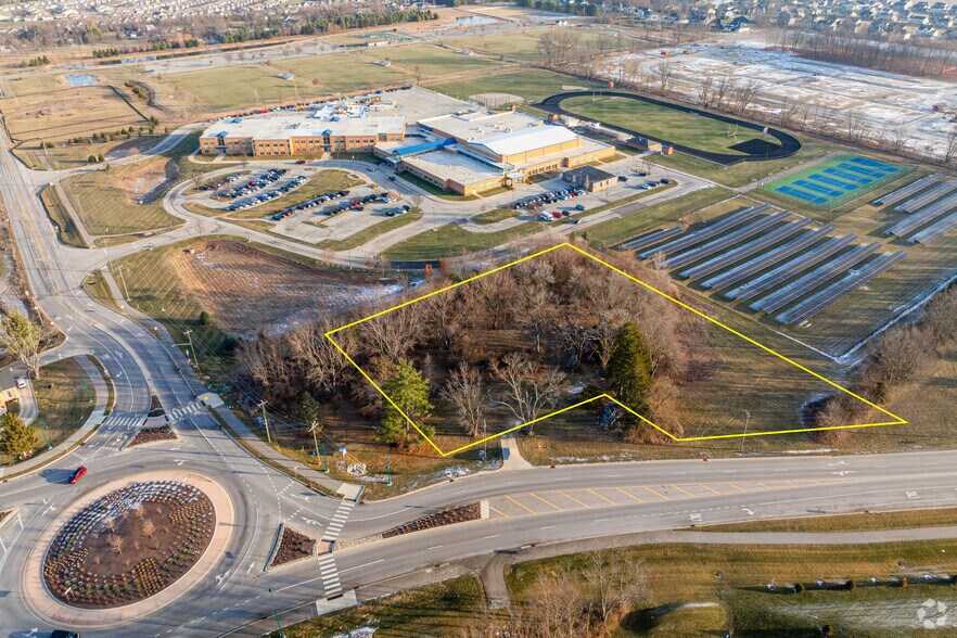 More Photos Of 15836 Southeastern Pky, Fishers Land For Lease
