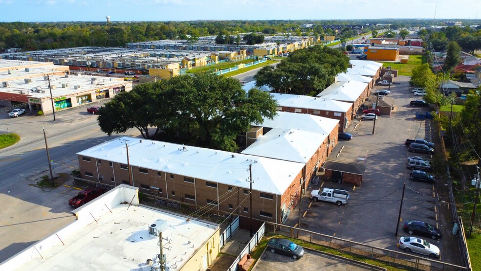 More Photos Of 3940 S Shaver St, Houston Apartments For Sale