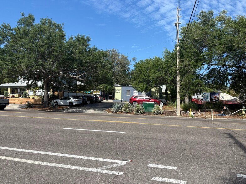 More Photos Of 1262 Dr. Martin Luther King Jr St N, Saint Petersburg Office For Sale