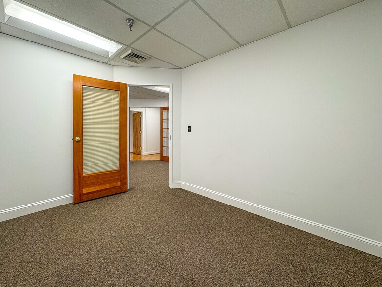 More Photos Of 606 Baltimore Ave, Towson Medical For Lease