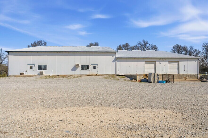 Primary Photo Of 306 SE Highway AA, Clinton Industrial For Sale