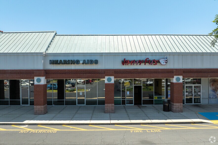 More Photos Of 1531 Monument Rd, Jacksonville Storefront For Lease