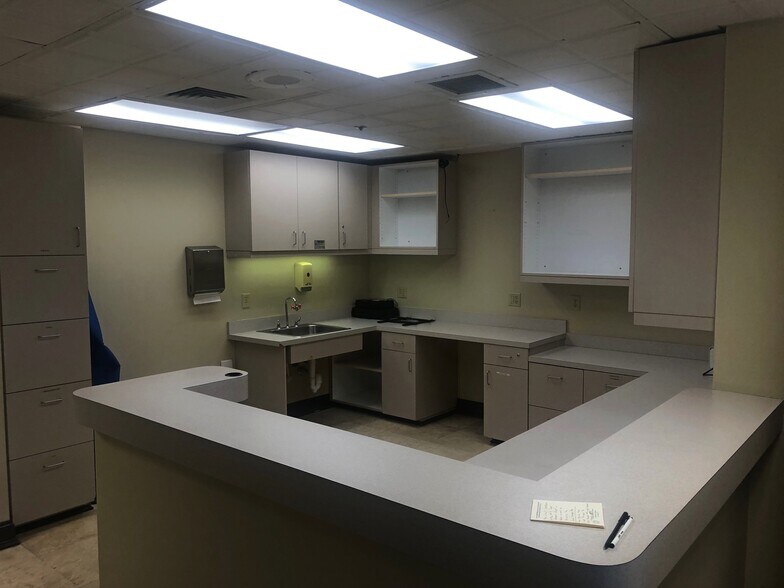 More Photos Of 661 E Altamonte Dr, Altamonte Springs Medical For Sale