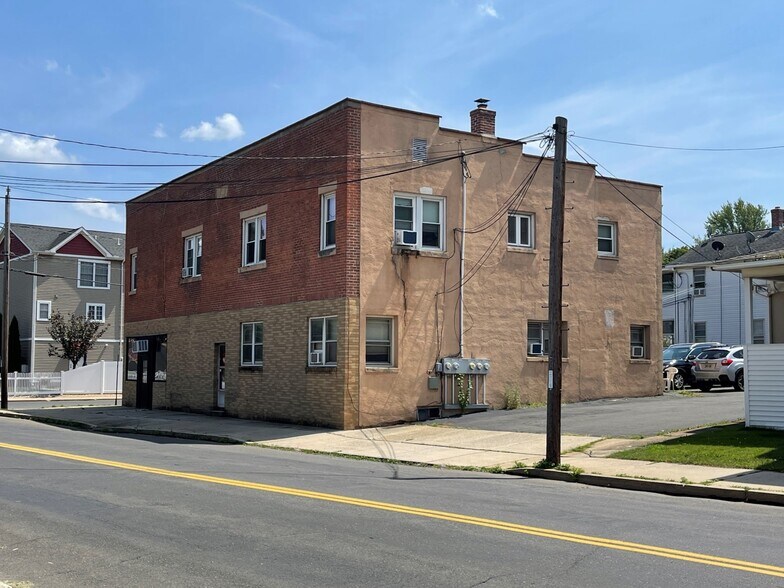 Primary Photo Of 2 W Center St, Southington Showroom For Lease