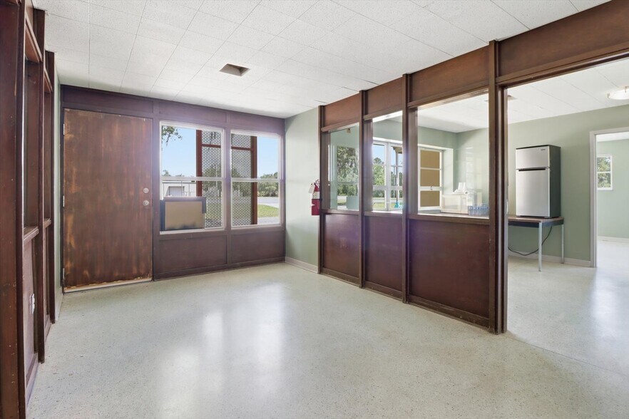 More Photos Of 18150 SE 72 Ave, Inglis Office For Sale