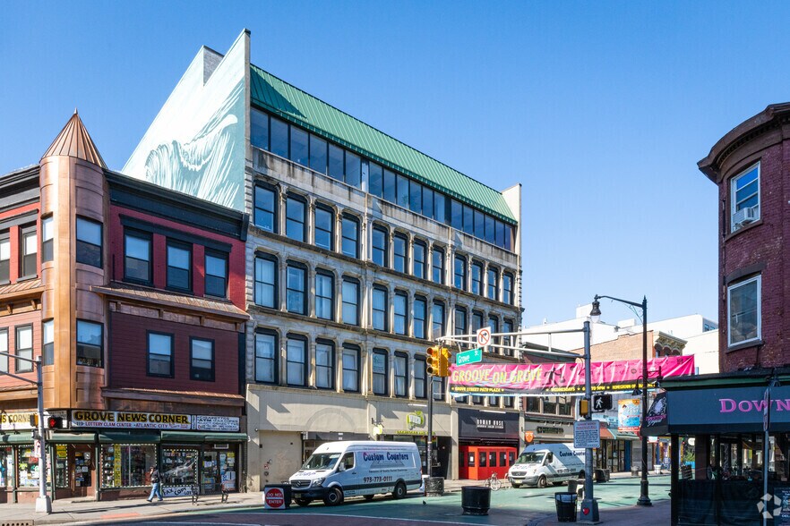 More Photos Of 121-125 Newark Ave, Jersey City Office For Lease