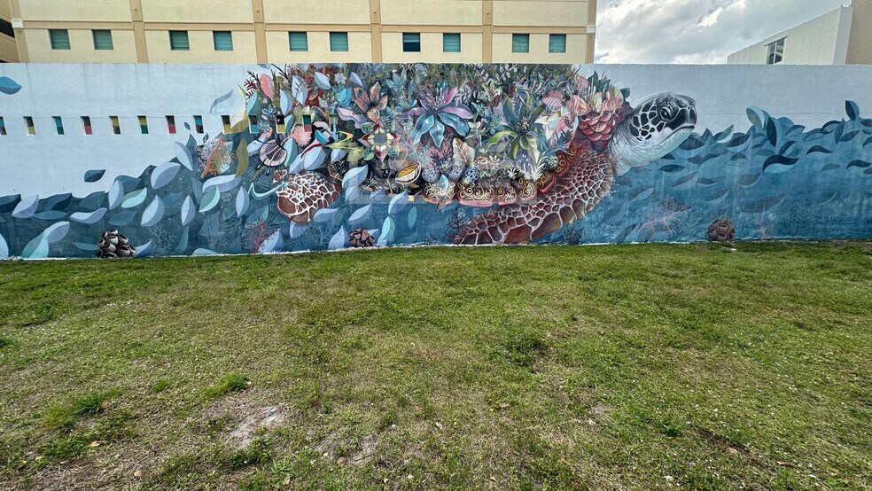 More Photos Of 1926 Harrison St, Hollywood Medical For Lease