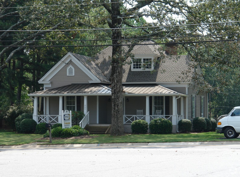 Primary Photo Of 205 Norcross St, Roswell Medical For Sale