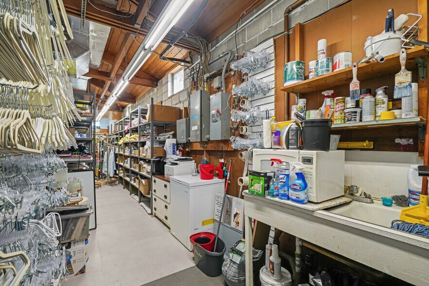 More Photos Of 574 Main St, Hyannis Storefront Retail Residential For Sale