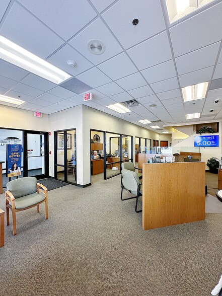 More Photos Of 323 Columbia St, Lafayette Office For Lease