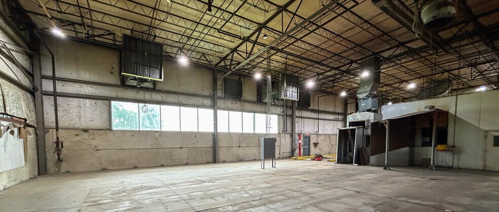 More Photos Of 62801 US 82 Hwy, Greenwood Manufacturing For Sale