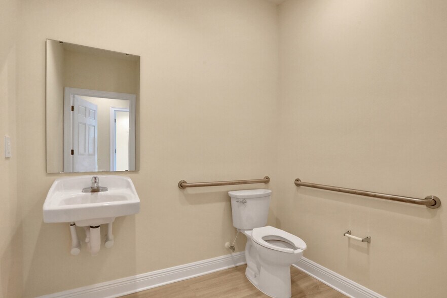 More Photos Of 60 Roberts Village Ct, Fruit Cove Office For Lease