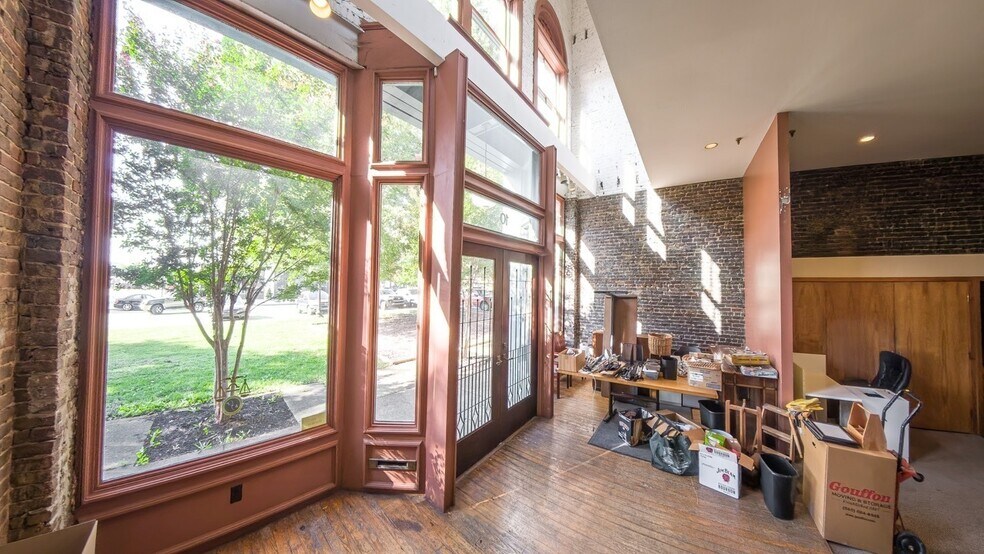 More Photos Of 8-12 Emory, Knoxville Office For Sale