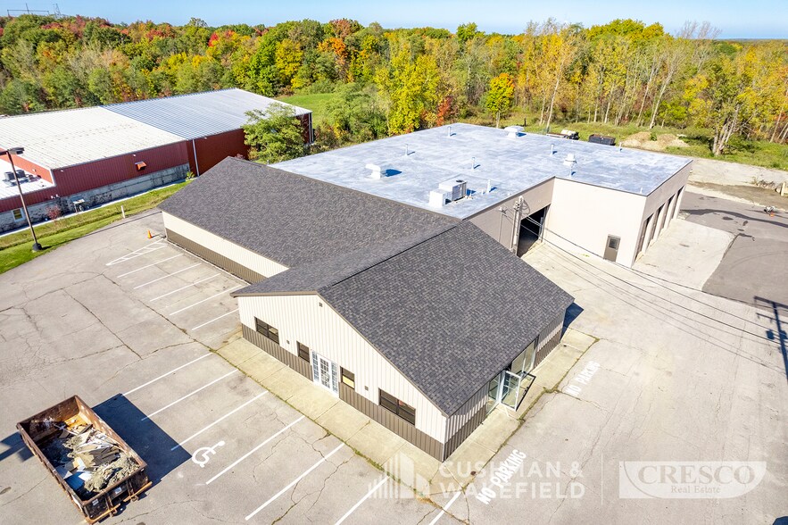 More Photos Of 500 Center St, Chardon Auto Repair For Sale