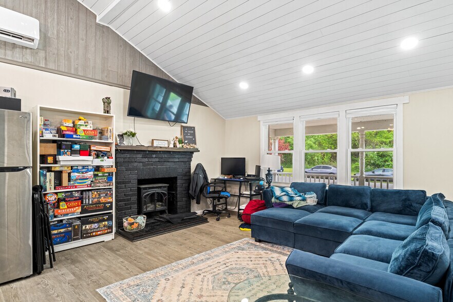 More Photos Of 217 W 28th St, Buena Vista Apartments For Sale