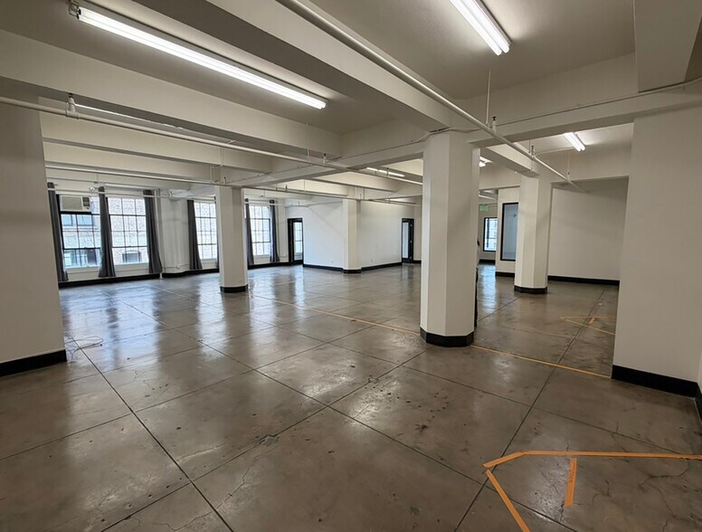More Photos Of 814-818 S Broadway, Los Angeles Loft Creative Space For Lease